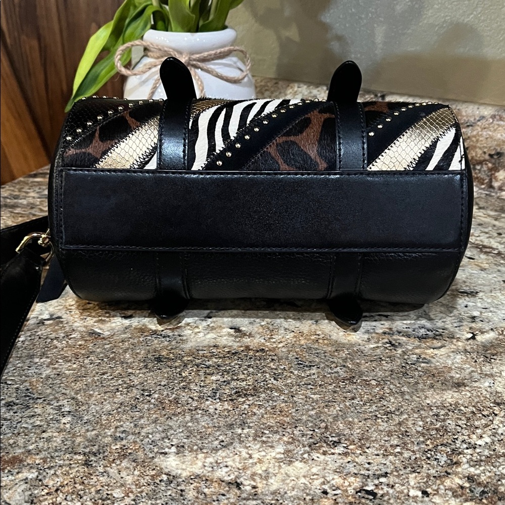 Michael Kors EUC Stanton Medium East West Leather Barrel Messenger Black Multi - Picture 9 of 12